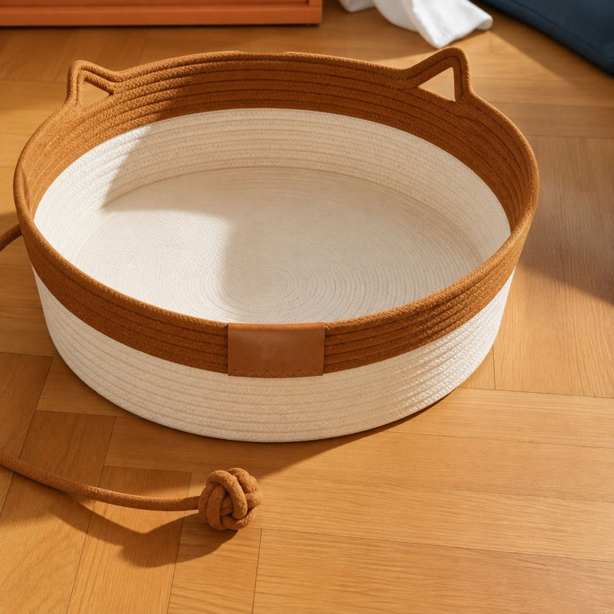 Clover Basket in brown